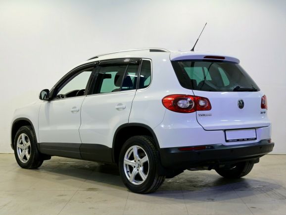 Volkswagen Tiguan, 2.0 л, АТ, 2010 фото 6