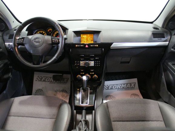 Opel Astra, 1.8 л, АТ, 2011 фото 1