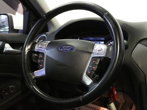 Ford Mondeo Ghia, 2.0 л, Робот, 2013 фото 11