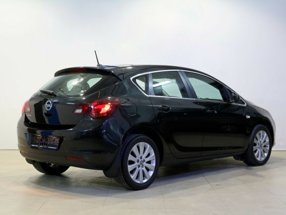 Opel Astra Cosmo, 1.6 л, АТ, 2011 фото 5