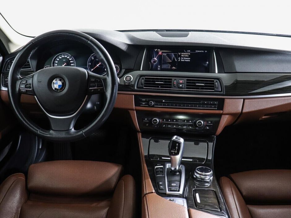 BMW 5 серии, 3.0 л, АТ, 2016 фото 8