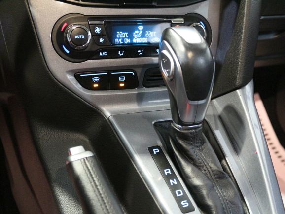 Ford Focus Titanium, 1.6 л, Робот, 2013 фото 11