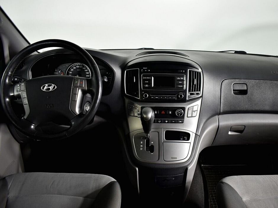Hyundai H-1, 2.5 л, АТ, 2016 фото 8
