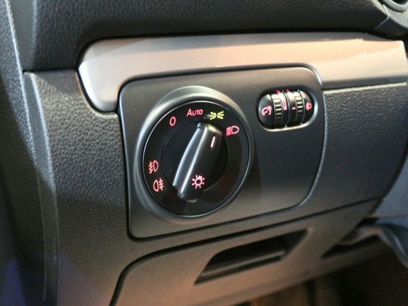 Volkswagen Golf, 1.6 л, Робот, 2011 фото 1