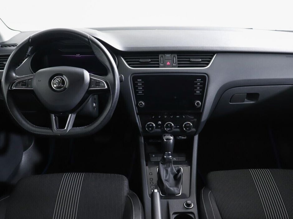 Skoda Octavia, 1.8 л, Робот, 2018 фото 9