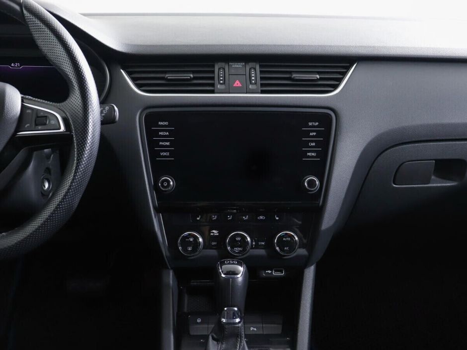Skoda Octavia, 1.8 л, Робот, 2018 фото 10
