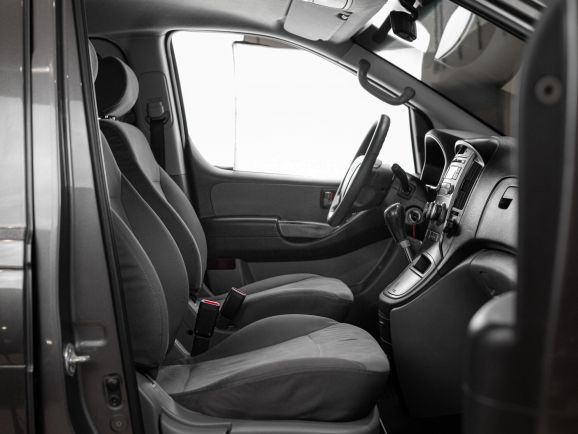 Hyundai H-1, АТ, 2012 фото 16