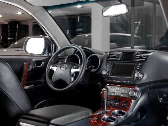 Toyota Highlander, АТ, 2011 фото 7