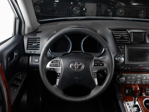 Toyota Highlander, АТ, 2011 фото 13