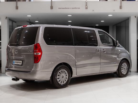 Hyundai H-1, АТ, 2015 фото 4