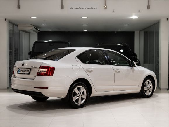 Skoda Octavia, Робот, 2013 фото 4