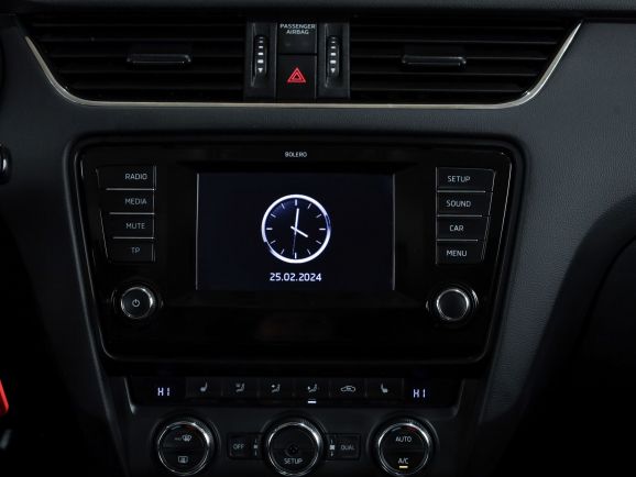 Skoda Octavia, Робот, 2013 фото 14