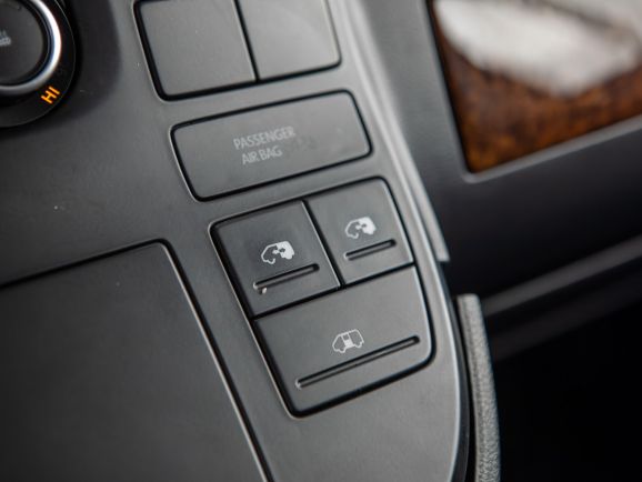 Volkswagen Multivan, Робот, 2011 фото 16