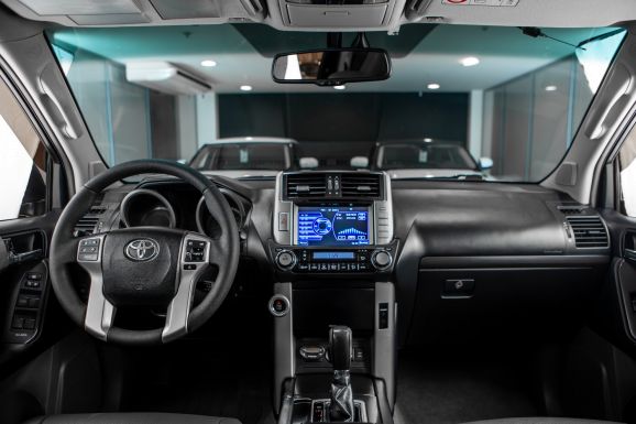 Toyota Land Cruiser Prado, АТ, 2013 фото 15