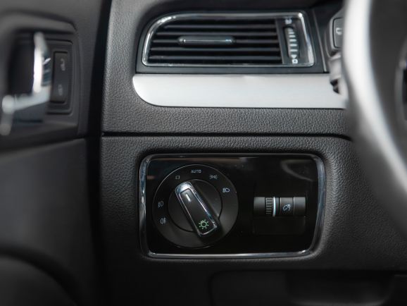 Skoda Superb, Робот, 2014 фото 13