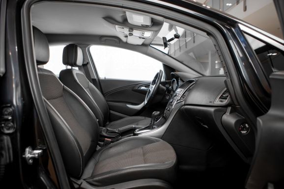 Opel Astra, АТ, 2012 фото 13