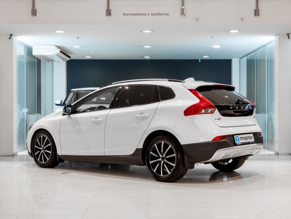 Volvo V40, Робот, 2014 фото 6