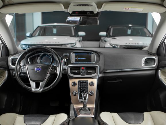 Volvo V40, Робот, 2014 фото 8
