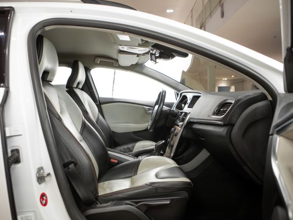 Volvo V40, Робот, 2014 фото 14