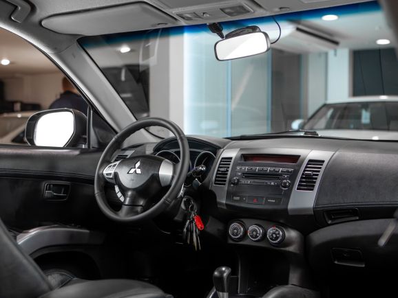 Mitsubishi Outlander, Вариатор, 2011 фото 7