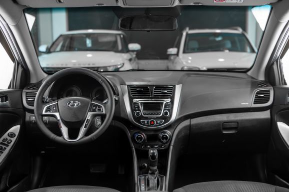 Hyundai Solaris, АТ, 2016 фото 10