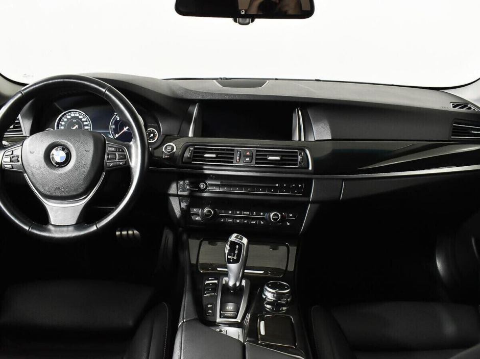 BMW 5 серии, 3.0 л, АТ, 2015 фото 8