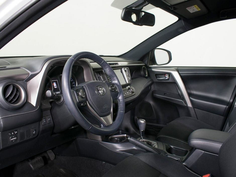 Toyota RAV4, 2.0 л, Вариатор, 2018 фото 7