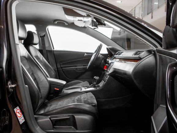Volkswagen Passat, Робот, 2009 фото 12