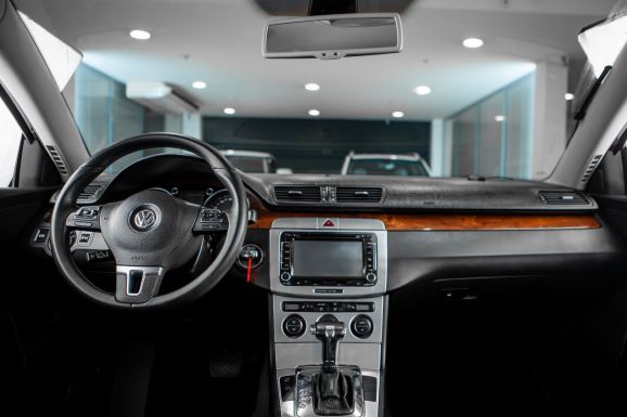 Volkswagen Passat, Робот, 2009 фото 13