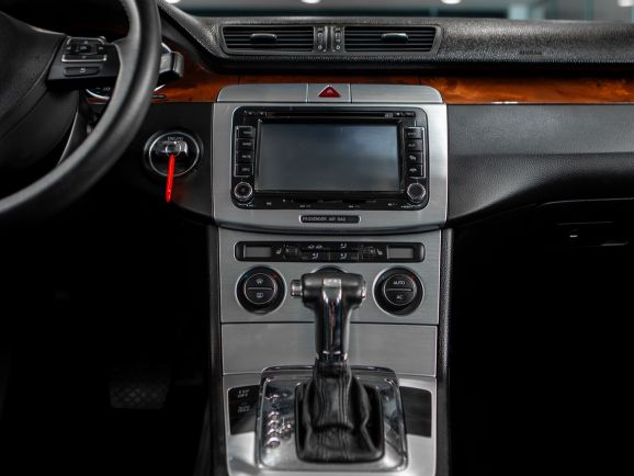 Volkswagen Passat, Робот, 2009 фото 14