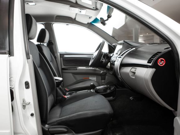 Mitsubishi Pajero Sport, АТ, 2015 фото 14