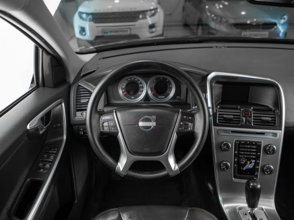 Volvo XC60, АТ, 2012 фото 9