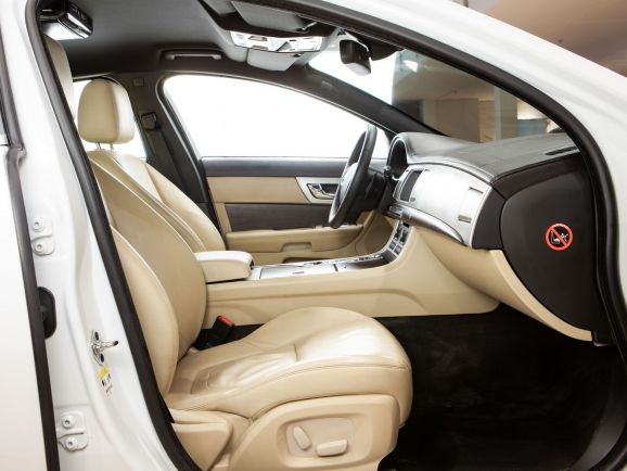 Jaguar XF, АТ, 2012 фото 15
