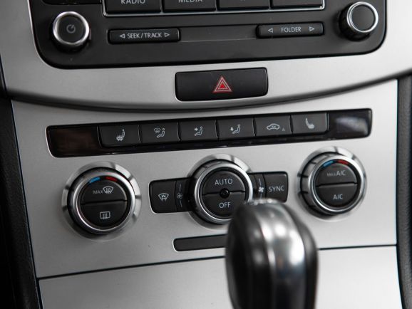 Volkswagen Passat, Робот, 2013 фото 12