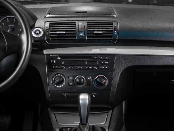 BMW 1 серия, АТ, 2010 фото 9