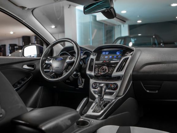 Ford Focus, Робот, 2013 фото 7