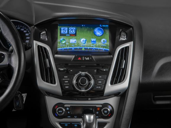 Ford Focus, Робот, 2013 фото 12