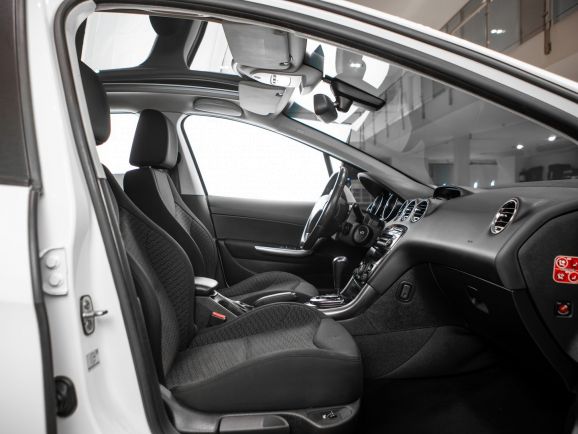 Peugeot 308, АТ, 2012 фото 13