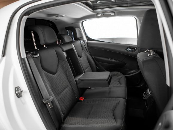 Peugeot 308, АТ, 2012 фото 2