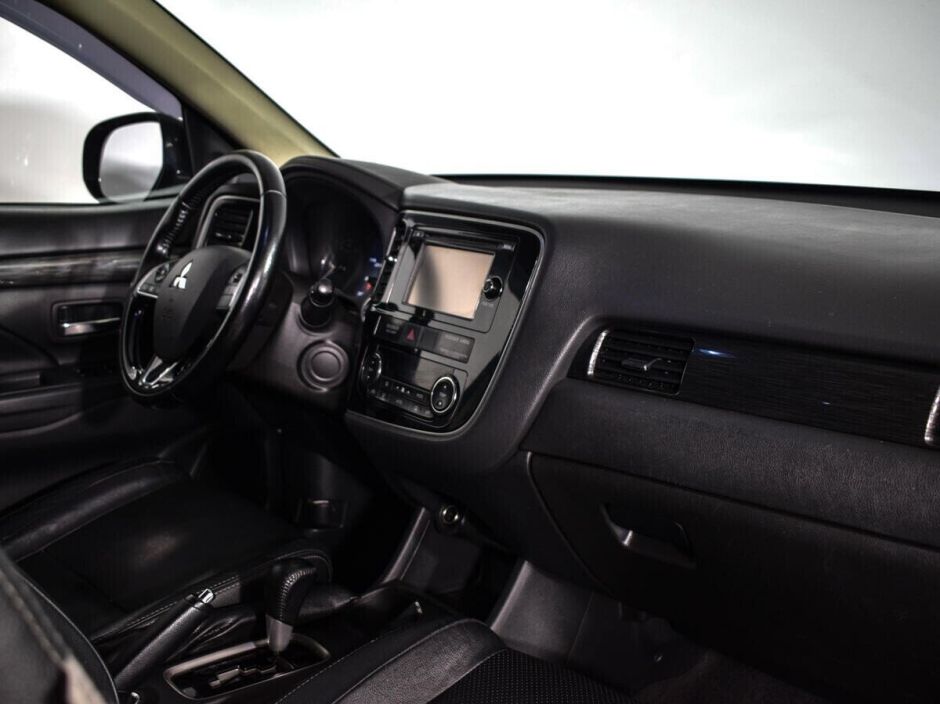 Mitsubishi Outlander, 2.0 л, Вариатор, 2016 фото 7