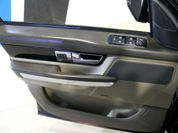 Land Rover Range Rover Sport, 3.0 л, АТ, 2009 фото 2