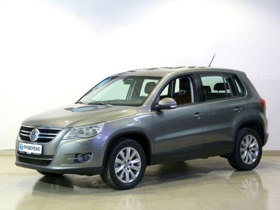 Volkswagen Tiguan Sport&Style, 2.0 л, АТ, 2010 фото 3