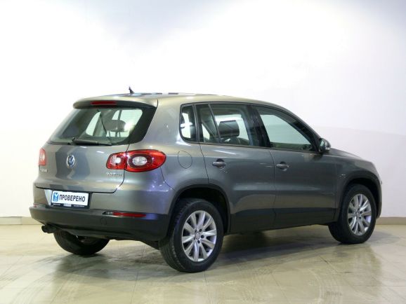 Volkswagen Tiguan Sport&Style, 2.0 л, АТ, 2010 фото 6