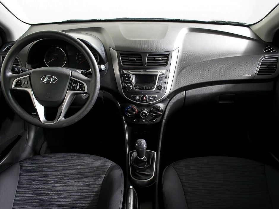 Hyundai Solaris, 1.6 л, МТ, 2016 фото 8