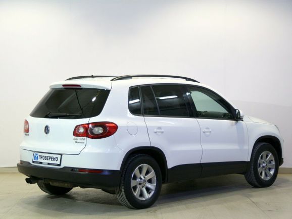 Volkswagen Tiguan Sport&Style, 2.0 л, АТ, 2010 фото 4