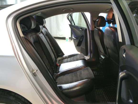 Volkswagen Passat, 1.8 л, Робот, 2008 фото 1