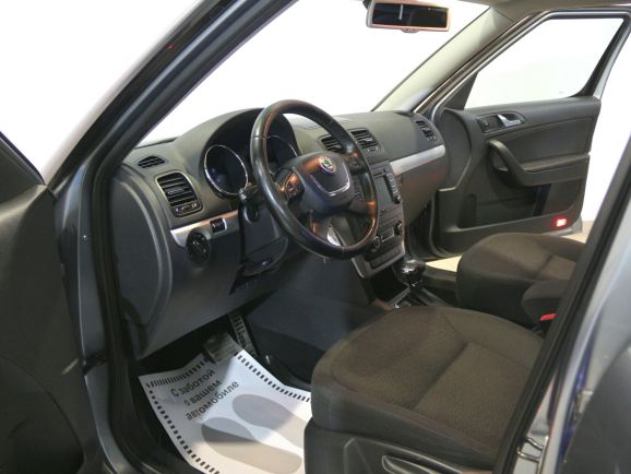 Skoda Yeti Elegance, 1.2 л, Робот, 2013 фото 8