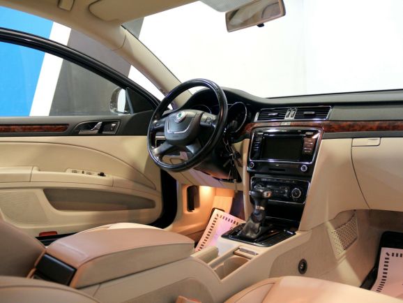 Skoda Superb, 1.8 л, Робот, 2011 фото 8