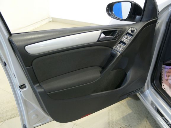 Volkswagen Golf Highline, 1.4 л, Робот, 2011 фото 1