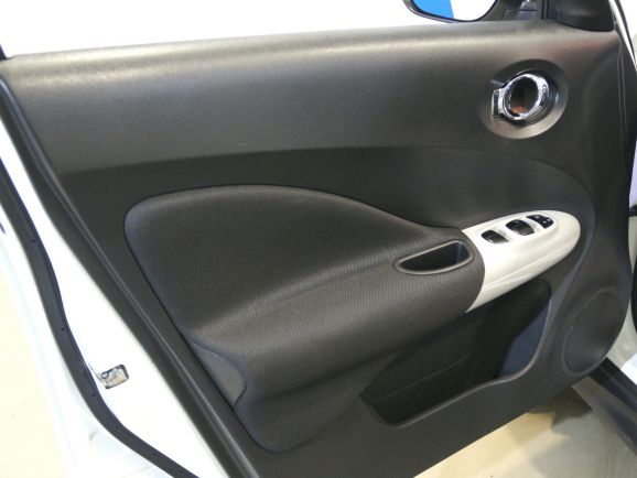 Nissan Juke SE+ Sport, 1.6 л, Вариатор, 2013 фото 2
